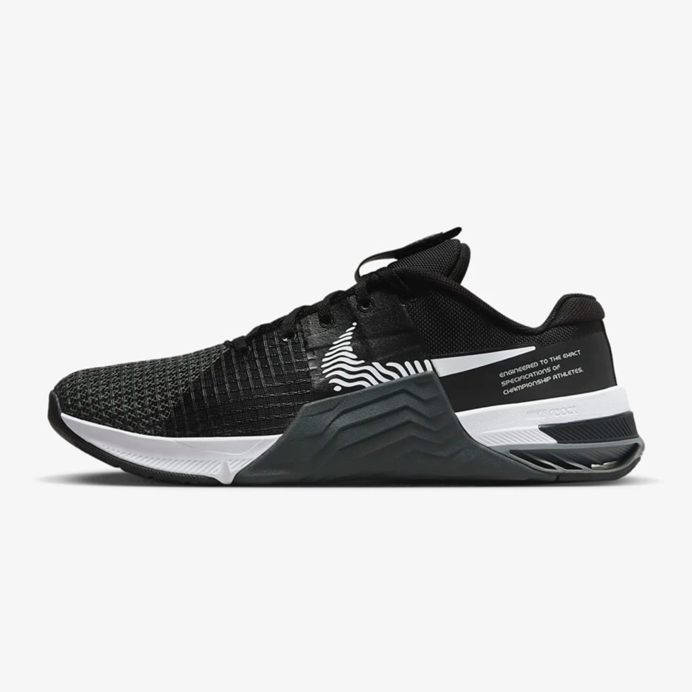 Black Nike Metcon 8. Mens size 10. Worn once.